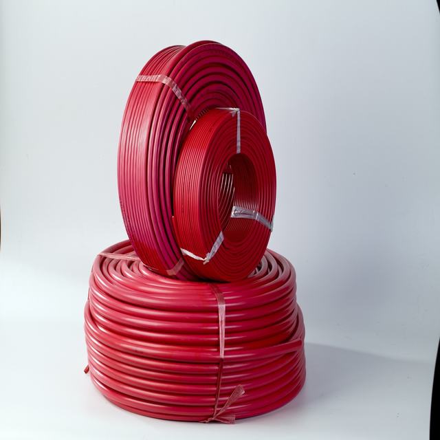  Electric fil rond, conducteur de cuivre isolés en PVC avec gaine en PVC Câble rond, le fil de bâtiment.