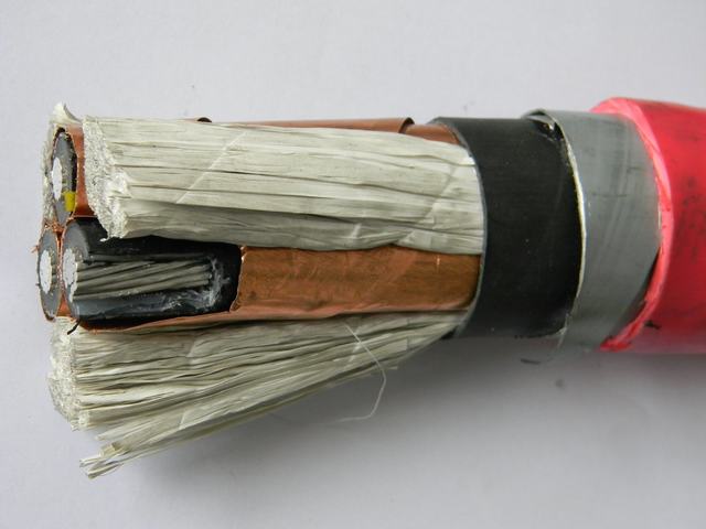  Câble blindé 11kv. Conducteur en aluminium, isolation en polyéthylène réticulé, fil d'acier ou de la bande d'Armour