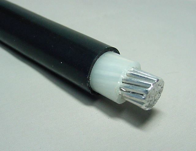 
                                 Isoliertes Kabel mit 10 kv/33 kv/35 kv XLPE-Isolierung aus PE-Ummantelung/Jacke                            