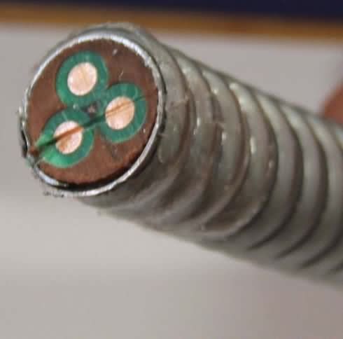  3*20mm Gepantserde NBR In de schede gestoken om de Elektrische Kabel Met duikvermogen van de Macht van de Pomp van de Olie