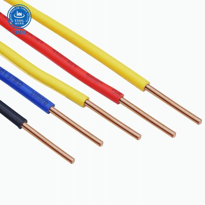 
                                 Hot Sale 1.5mm 2.5mm 4mm de 6mm 10mm simple Core monobrins ou multibrins en cuivre de câbles électriques de câblage de la Chambre en PVC                            